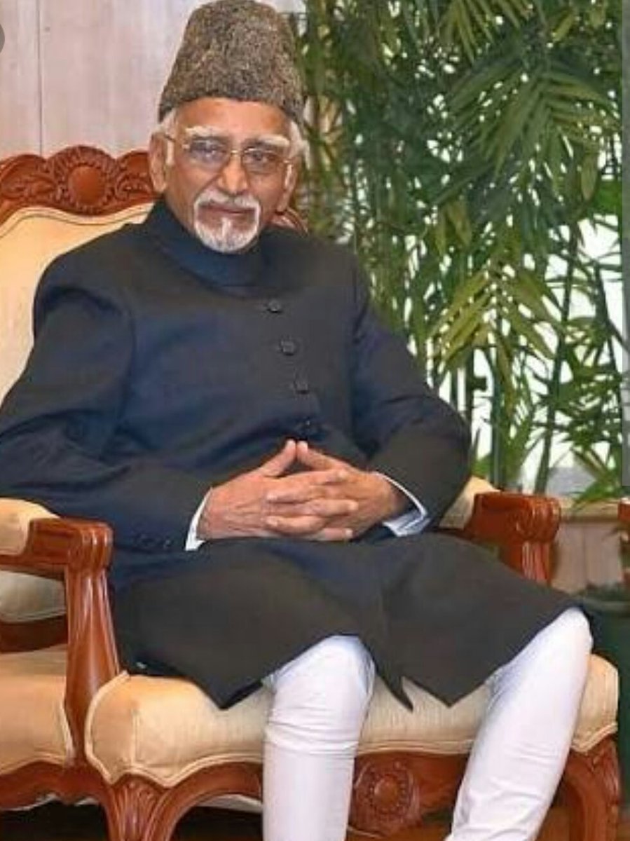 IamNationalist7's tweet image. #HamidAnsari
सोचो जब उपराष्ट्रपति की सोच पंचर बनाने वाले जैसी है तो
*
*
पंचर बनाने वाले की सोच कैसी होगी ?