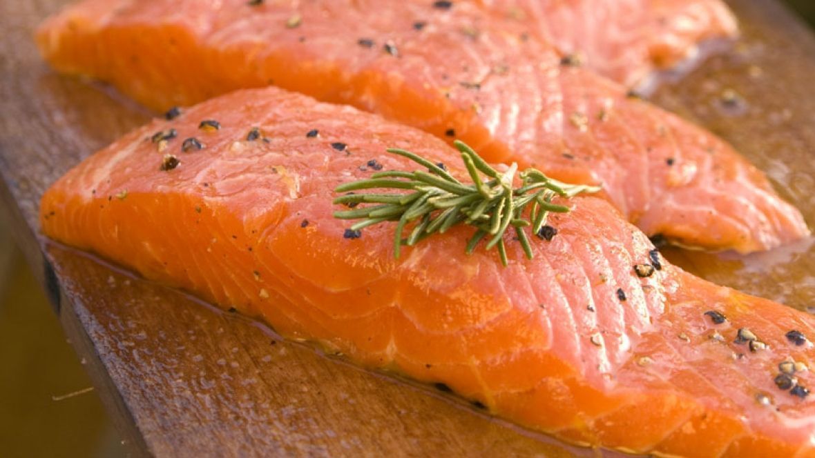 Canadians are already eating genetically-modified salmon cbc.ca/1.4238675