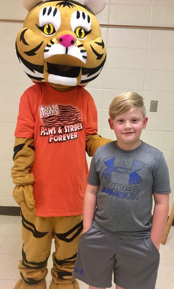 TatetigersVB's tweet photo. Open house was a so much fun! It was good to see students and teachers excited about school starting! #upupandaway #oursuperpoweristeaching https://t.co/4xjfDSJdyA