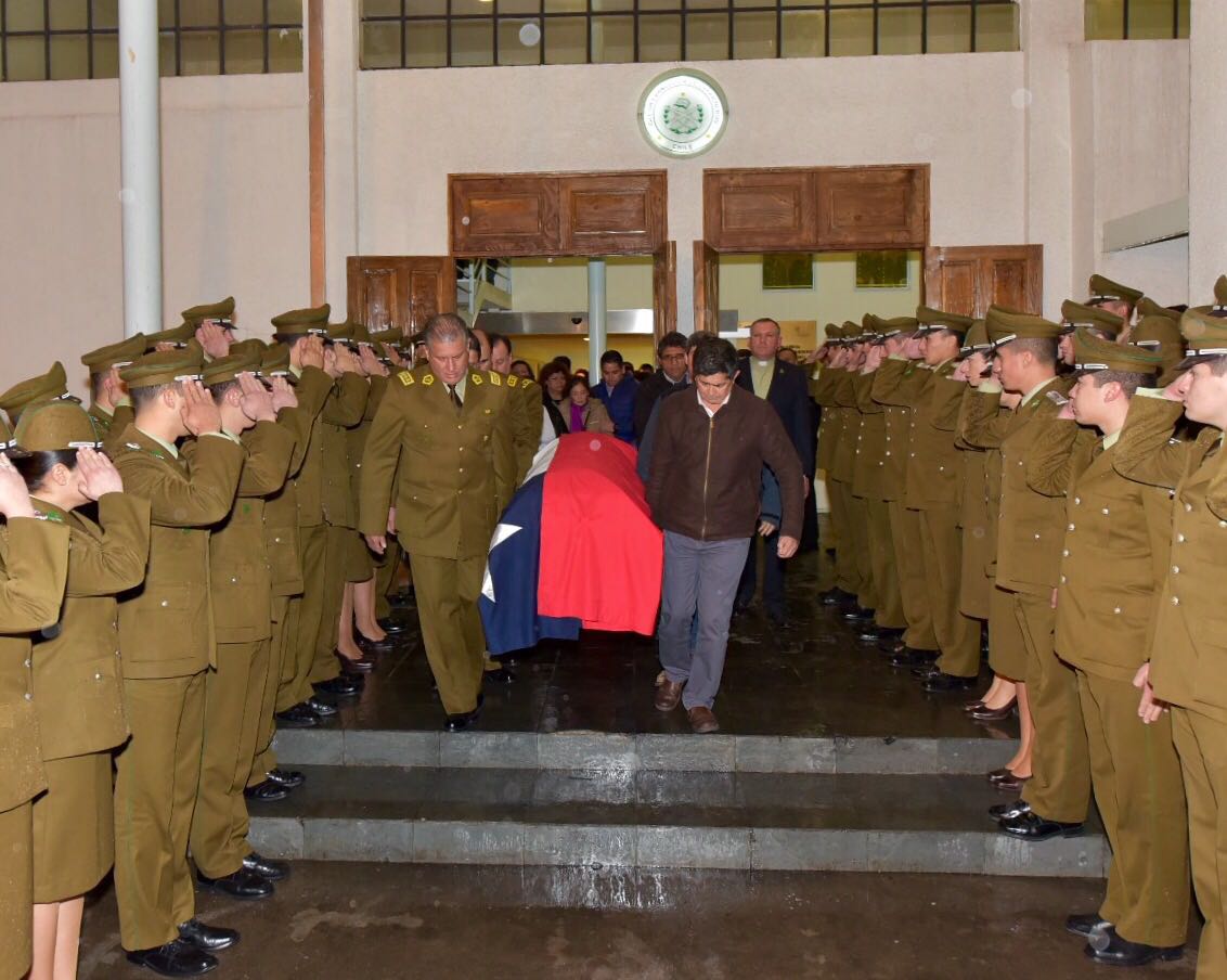 Carabdechile's tweet photo. Culmina emotivo responso fúnebre del nuevo mártir de la Institución, Subteniente Daniel Valenzuela Jiménez (Q.E.P.D.). https://t.co/OW7pIzqw6T