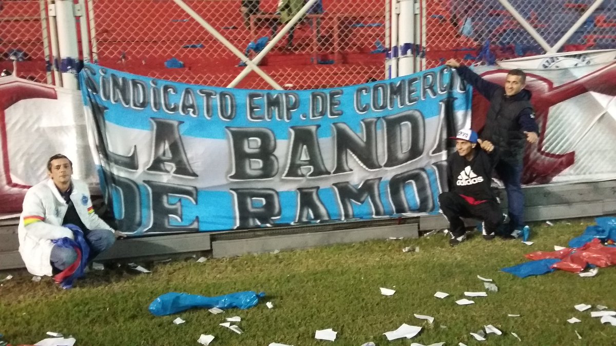 La banda de Ramón!!!entrando a retirar la bandera !!! Fabián Estévez acompañando tu lucha !!! La banda de Ramón !!!
