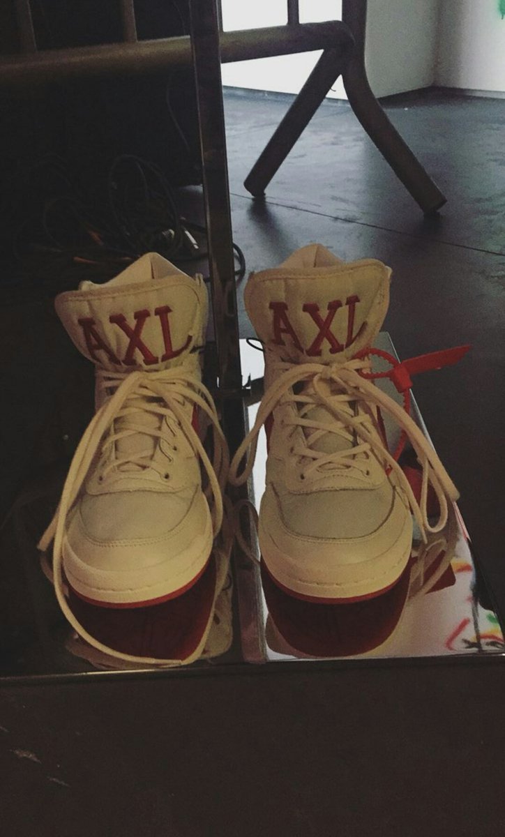 #AHORA | El pop-up store en conmemoración a los 30 años de AFD ya se encuentra abierto en Maxfield, Los Ángeles, CA (vía <a href="/gunsnroses/">Guns N' Roses</a> IG)