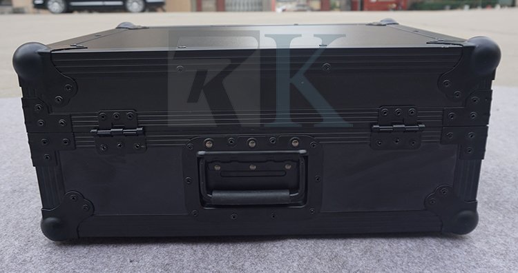 DJ Flight Case with black hardware
Case Model: RKCDJDJM2000
DJ Model: Pioneer CDJ 2000
Luke Zhang: sales@chinaflightcases.com