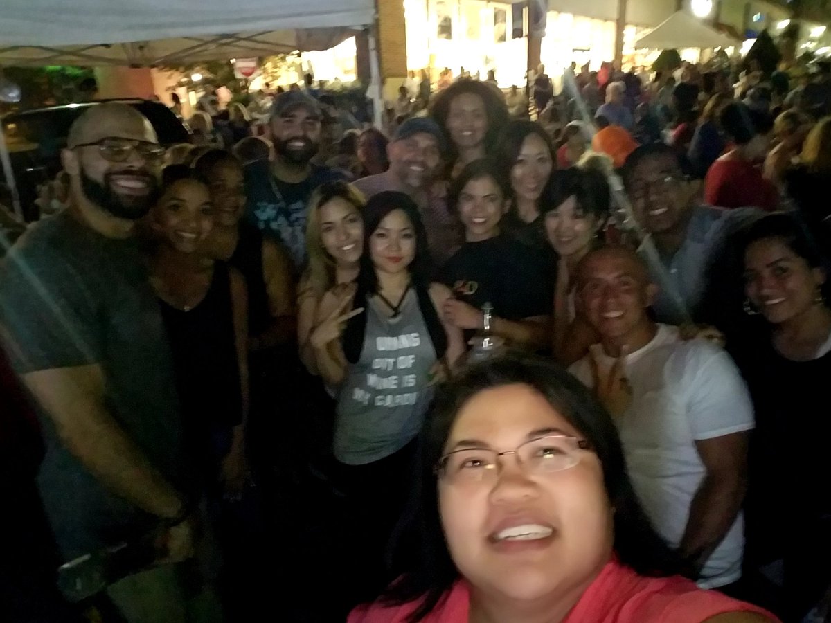 laughlovelive12's tweet image. Salsa night with the Salsa Family. 
Got my Salsa fix tonight! Wepa!  #SalsaNight #SalsaThursday #NJSalsa #CityPlacePromenade