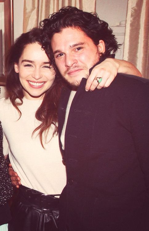 BasileiaSnow's tweet photo. Muchos años antes... 😍😍

#Jonerys #GoT7x04 #gots7 #VivePoniente #KitHarington https://t.co/fUa3EF0IrJ
