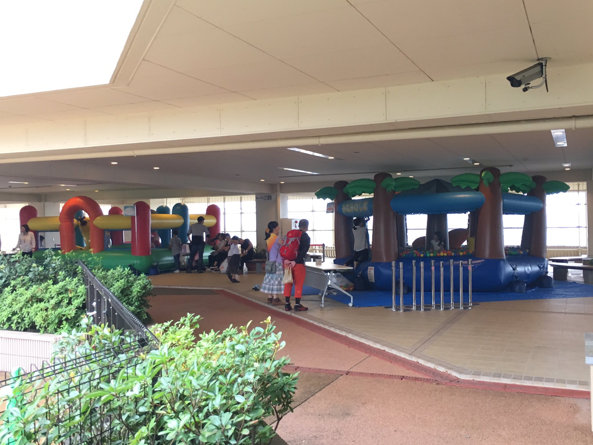 ヒッジーマ En Twitter 八王子の屋上遊園地 ナウプレイランドが復活 違うそうじゃない セレオ八王子 八王子たん 屋上遊園地 あの頃は良かった