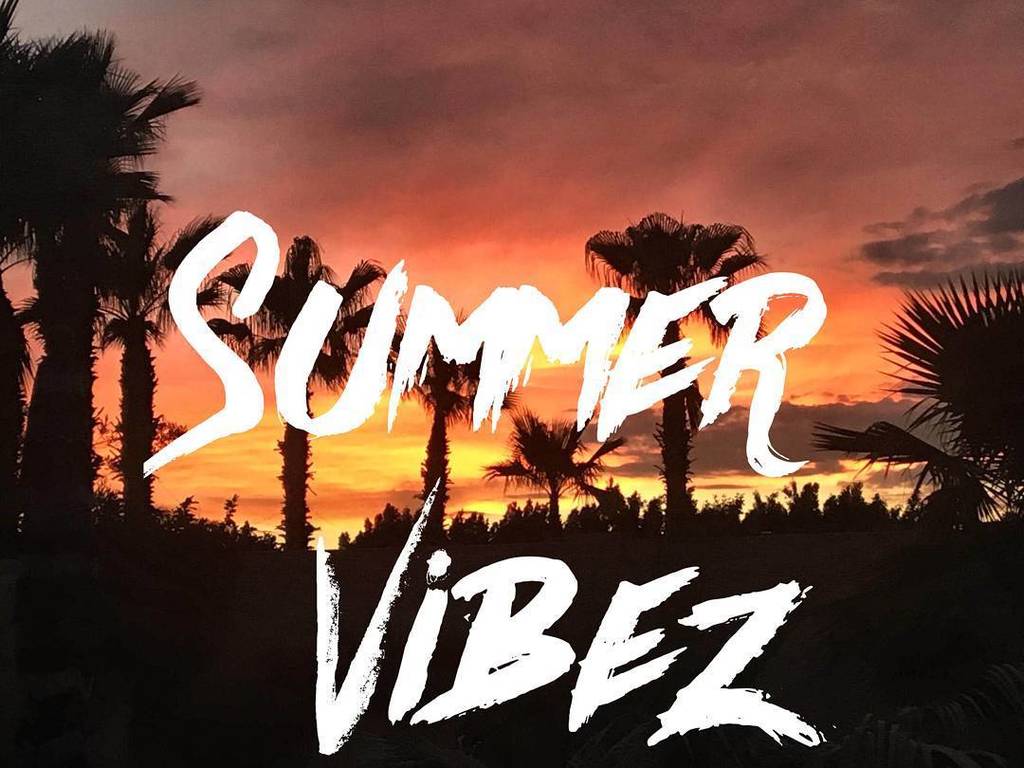 JackStylezMusic's tweet photo. New mixes on deck!!
Listen now on https://t.co/44a6LArDyZ 
#summervibez #summerstylez https://t.co/rZvAeMJIS7 https://t.co/zBTMLXRqfv
