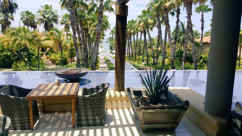 NativeTravel_'s tweet photo. The stunning #PuntaMita beach #StRegis resort in #Mexico @stregishotels such a place to get an amazing tan and spend some holiday. #Travel https://t.co/3JfOnkOTDW