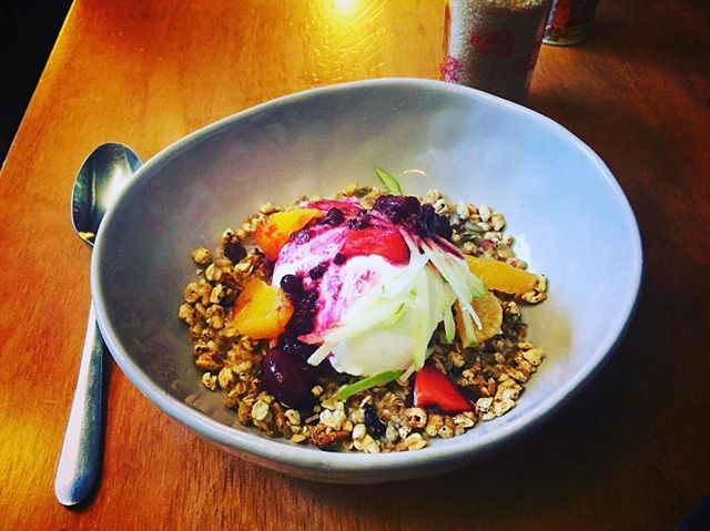 easytigersmith's tweet photo. #granola #brekky #brunch https://t.co/DlUidsnHiU