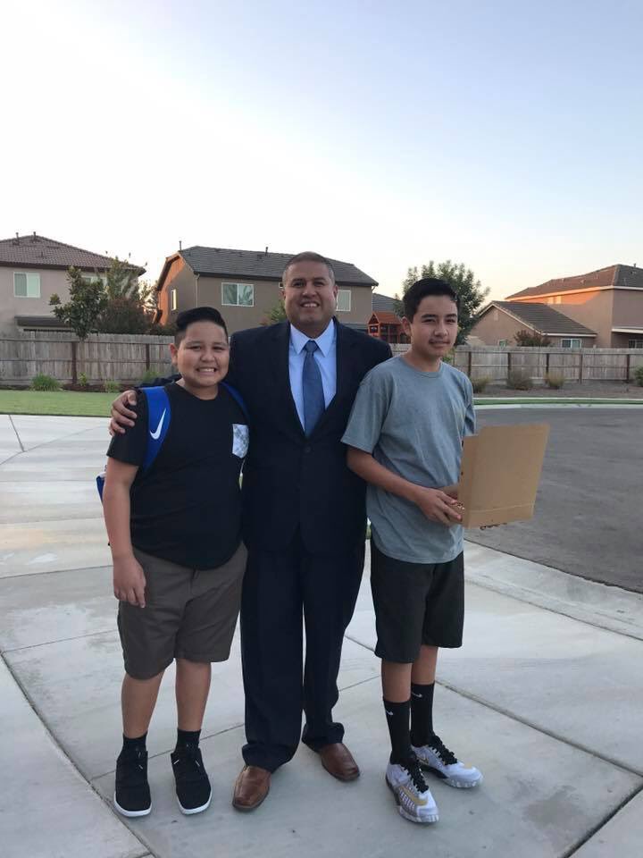 mrjrgrms's tweet photo. Ready for the first day of school! 6th grade and Freshmen! #BurtonFirstDay #everythingisawesomescca https://t.co/Vb0xgfPE80