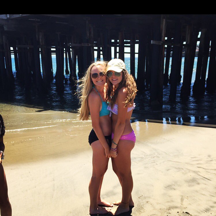 _juliaberg's tweet photo. Happy 18th bday to two of my bestest friends!!' Hope you guys had such an amazing day thanks for all the mems💚💚💚💚💚 @m_coney_2 @audrey_c_ https://t.co/quHWqXUtmz