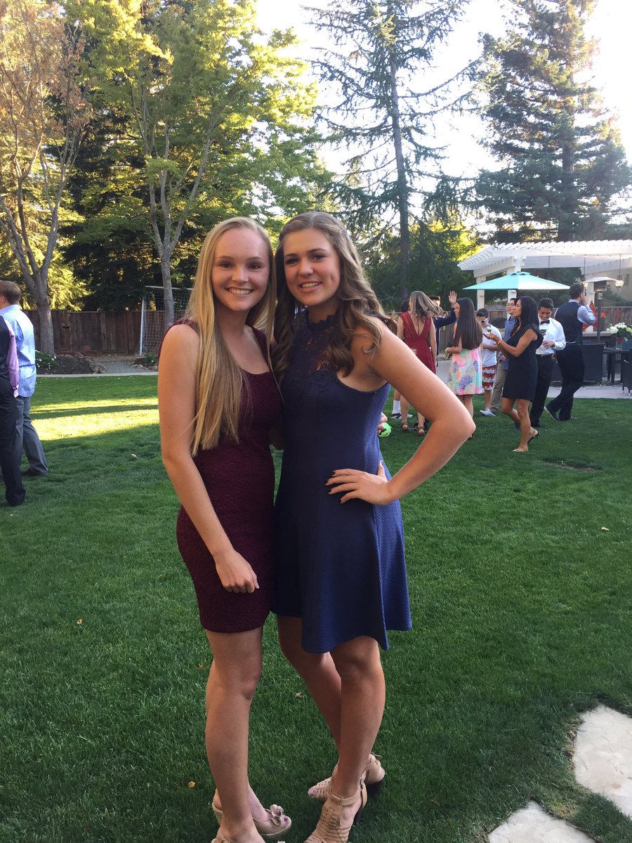 _juliaberg's tweet photo. Happy 18th bday to two of my bestest friends!!' Hope you guys had such an amazing day thanks for all the mems💚💚💚💚💚 @m_coney_2 @audrey_c_ https://t.co/quHWqXUtmz