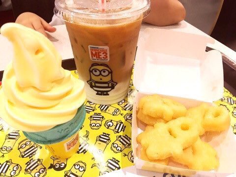 c6xpvsqi's tweet photo. シンガポール限定での
マクドナルドとミニオンのコラボが可愛すぎる

日本でもやって欲しい人RT https://t.co/XIltU1xUes