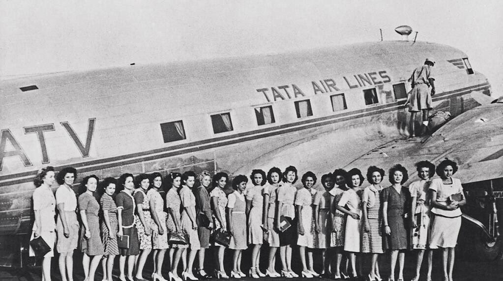 Mumbai Heritage on Twitter: "Air hostesses were introduced in #AirIndia in  1946. Sari,as uniform, was introduces whn Air-India acquired 1st Boeing 707  in 1960… https://t.co/ePc0ysEZZp"