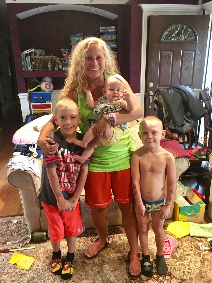 kclarsen_'s tweet photo. All of my favorite people are less than 4 feet tall!! #benjaminwyattbryce #carteranthony #KatheryneRichieRose https://t.co/DensR0BzZ0