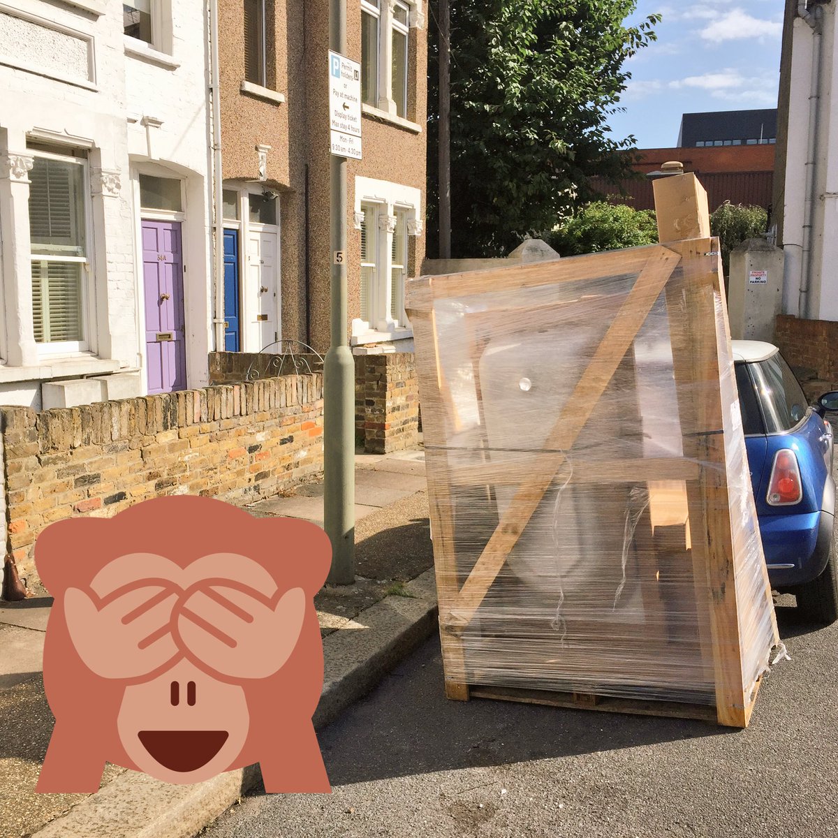 vm_damo's tweet photo. @Victoriaplumbing delivered new bathroom.!The trolley wouldn't get on the pavement, driver delivers to the main door only. #feelinglucky https://t.co/w1C4bWuvQT