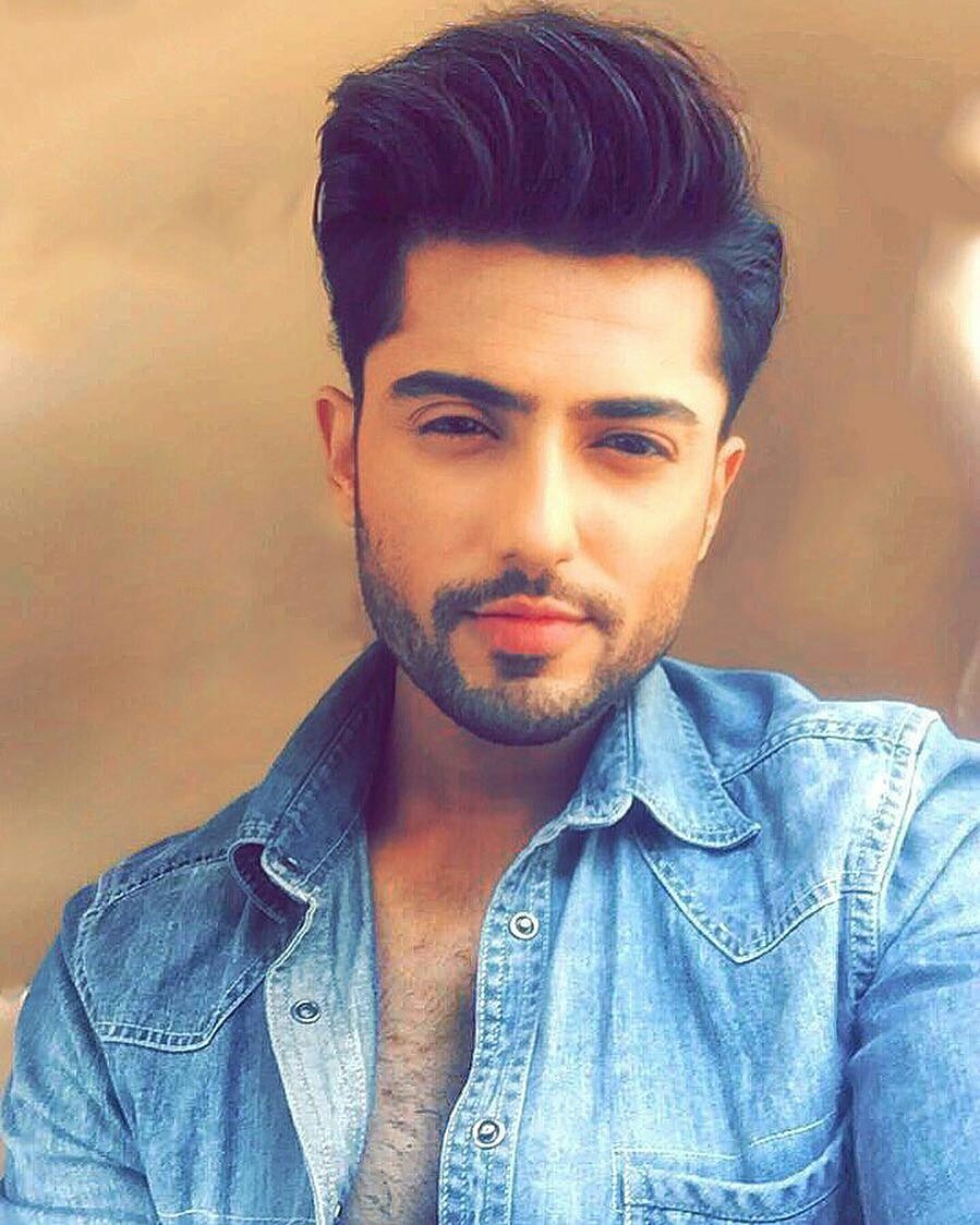 Rehaanroy6's tweet photo. Please guys 👉follow me ➡ 🙏 https://t.co/jwKDbAgVtF