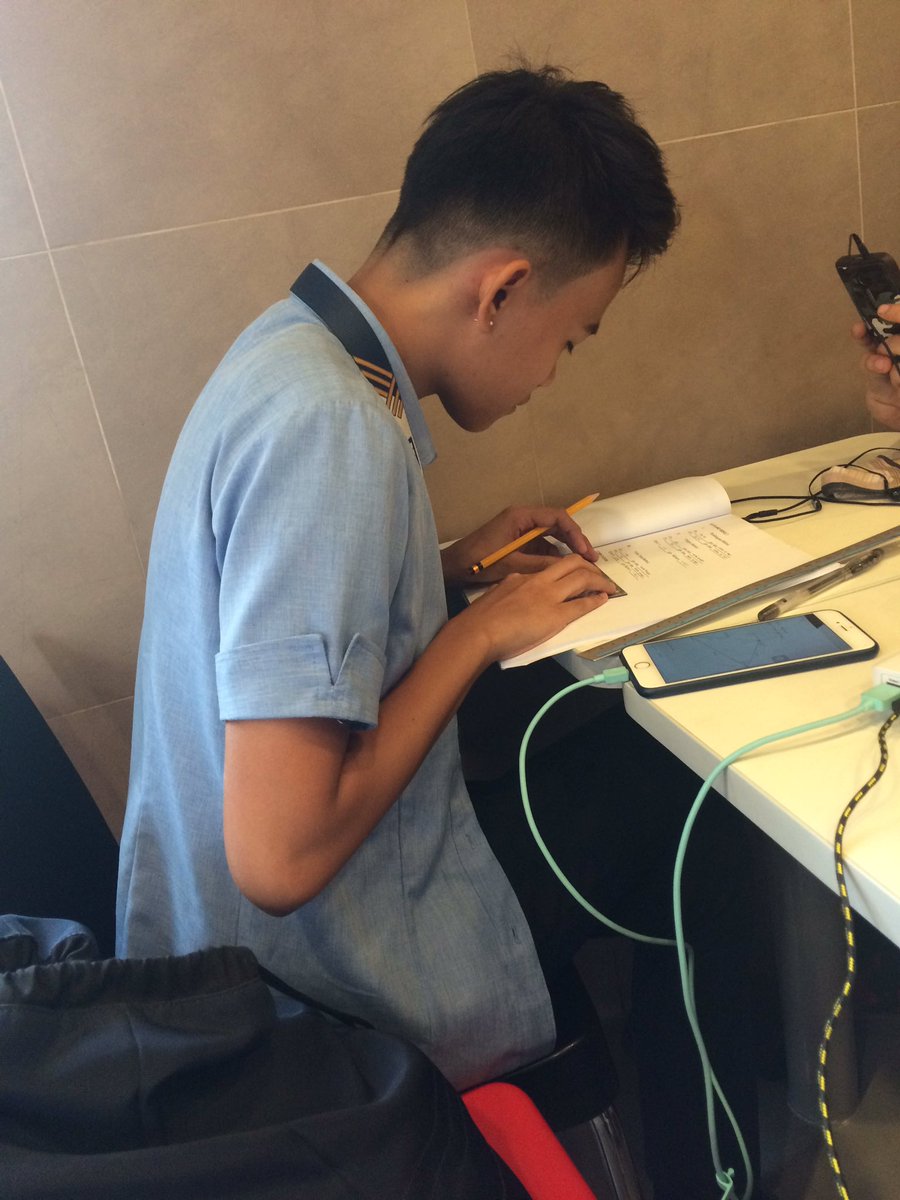 noelcstr's tweet photo. Yung suspended na ang pasok pero Acad is life pa din. @poyn3xtdoor
#Nationalian #barkformore #engineeringislife #UlirangStudyante https://t.co/Acn5rtYAtm