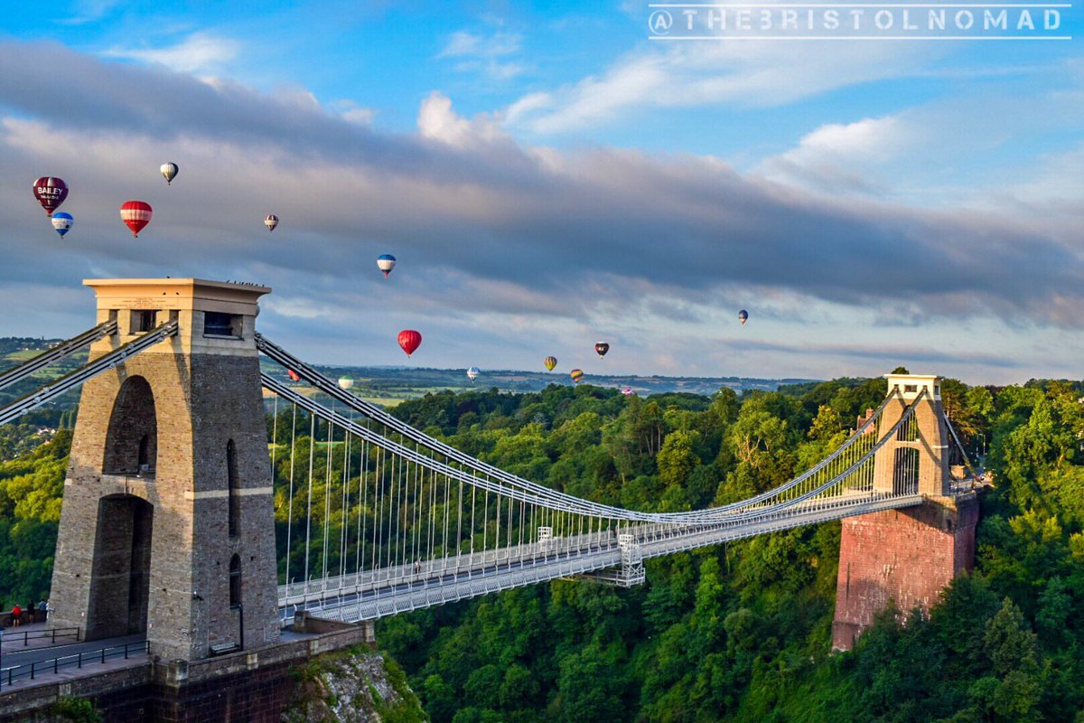 What a beautiful site over #Bristol this morning @iBristolPeople <a href="/BristolBestof/">Best of Bristol</a> <a href="/bristolballoon/">Bristol International Balloon Fiesta</a> <a href="/BristolPost/">Bristol Post</a> @bbcrb <a href="/whatsonbristol/">Whats on Bristol</a>