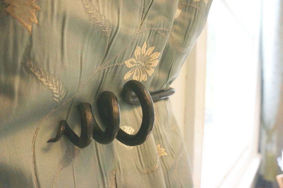 craftedbyliving's tweet photo. Been smashing out a few of these coil curtain backs. There simple, but I reckon they add that touch to a room 🔥🤔#CraftedJL #CoilCrew. https://t.co/BzrAZ8mtoe