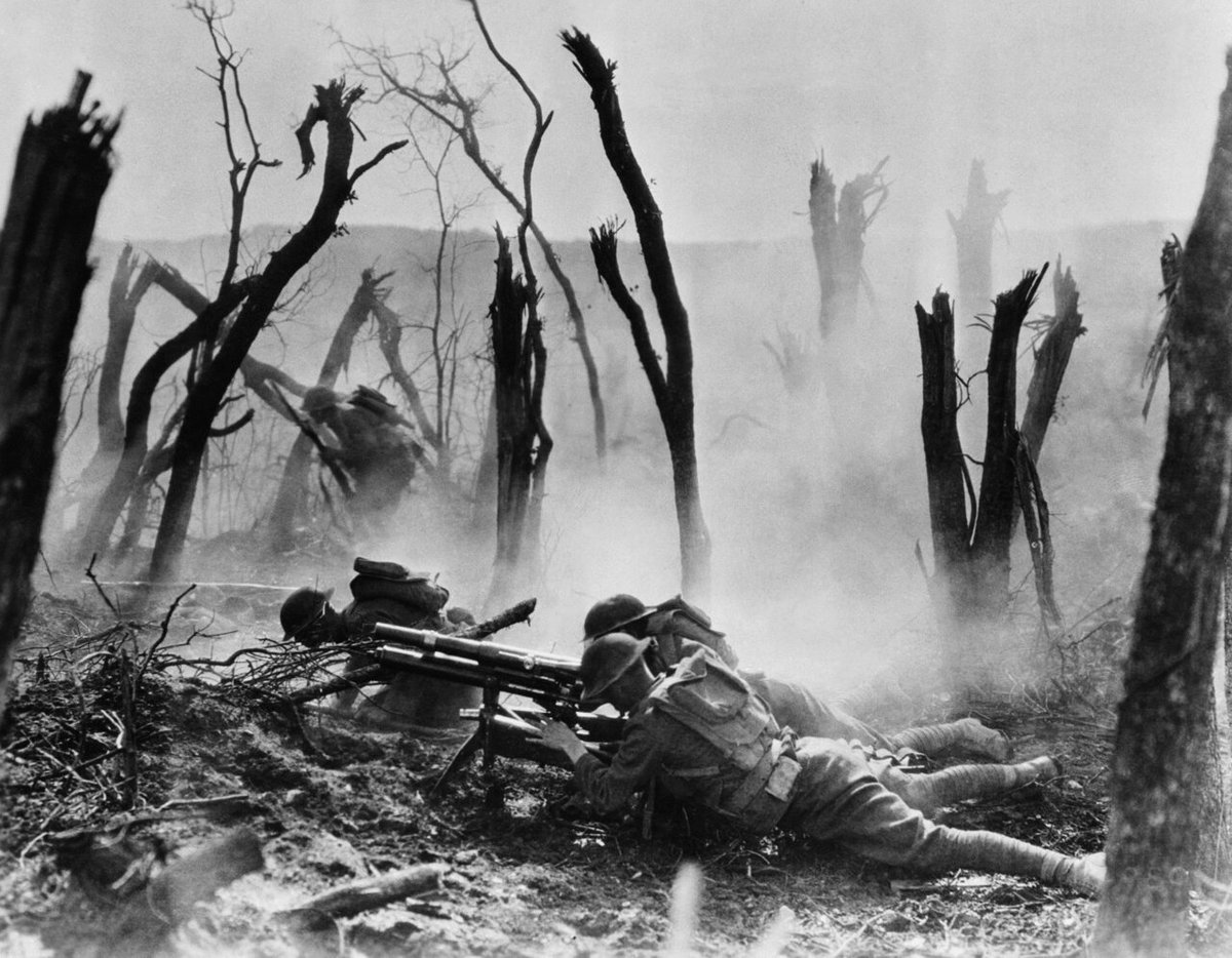 Heute gleich zwei Bilder als Ersatz für Montag ;-)

37-mm-Infanteriegeschütz des 23. US-Infanterieregiments in den Argonnen
1918)