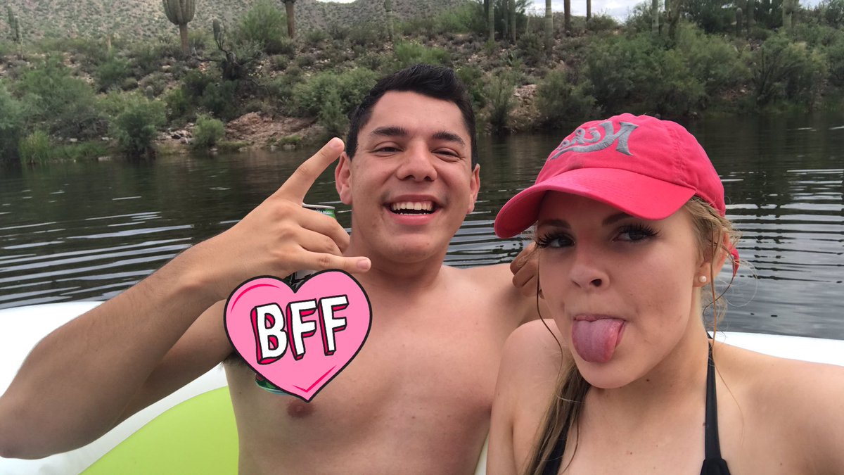 tatum_paige_'s tweet image. happy birthday jon!!! see you tonight ;-)