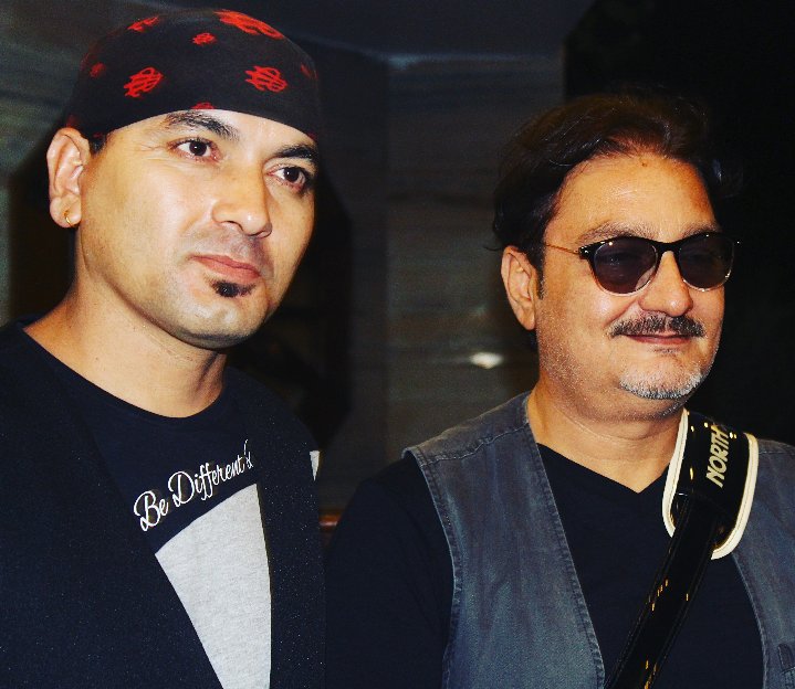 Deepsingh_page3's tweet photo. Met Wid Fabulous Actor Vinay Pathak @ "The Great Indian Film & Literature Festival'
#Actor #Vinay_Pathak #AwesomeMeet #Page3Reporter https://t.co/gvmEE3E1DZ