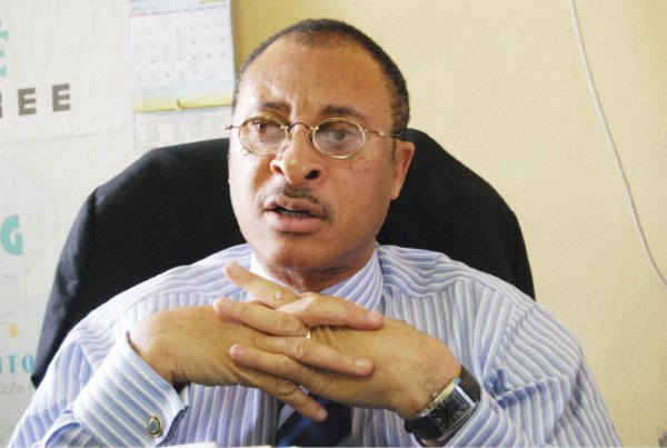 Pat Utomi has taken a swipe at Nigeria’s politicians, saying that a mere less than 60 people are steering the country’s fortune since independence.