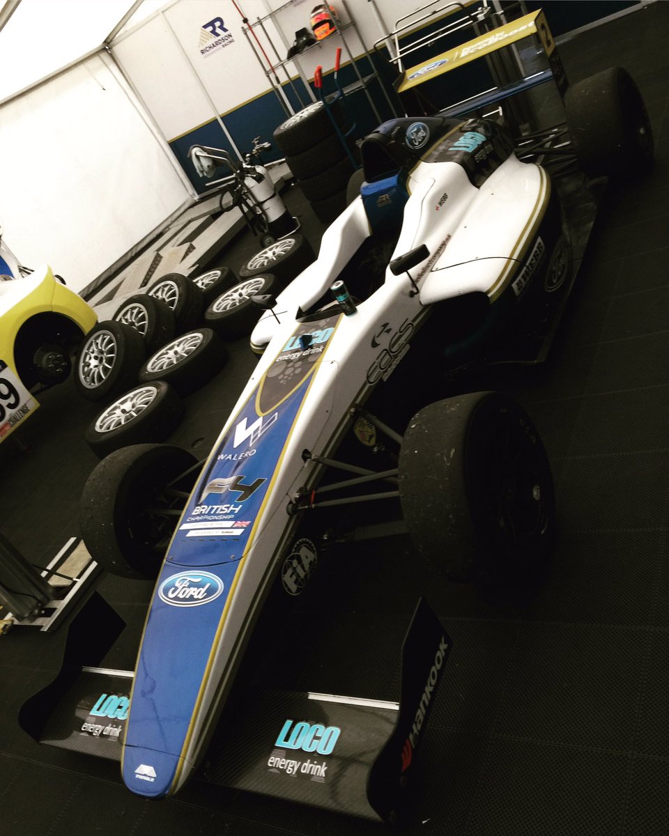 Harry_w_e_b_b_'s tweet photo. The machine is looking damn good for testing today 😍 @EACSLTD @LocoEnergyDrink @BritishF4 @RockOilNews @WaleroRacing #baselayers #goloco https://t.co/cEVv9MP0Dk
