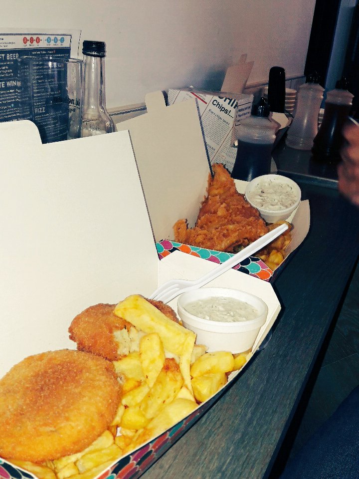 LishmanLisa's tweet photo. Date night...😉 Fish and chips and fireworks @TomKFE @Harbourplymouth @NMAPlymouth https://t.co/d51dJ5gtRL