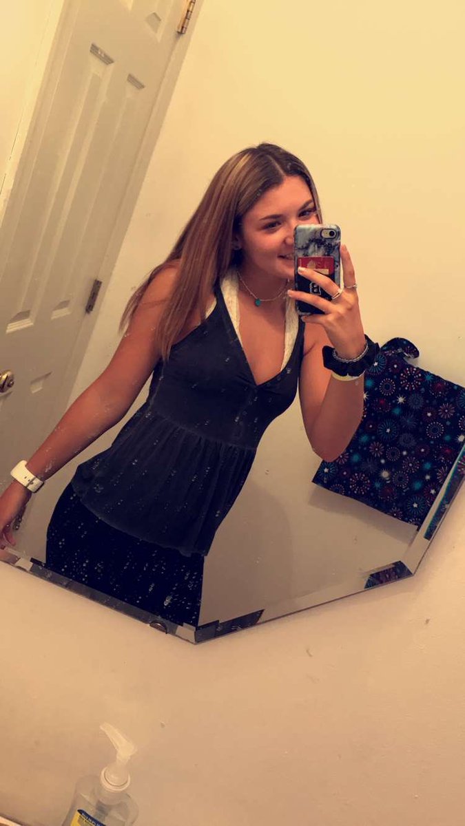 scottmerbach's tweet photo. Appreciation post to this cute ass girl and her dirty mirror 😘 @huntacoolyay https://t.co/863KHzx9gm