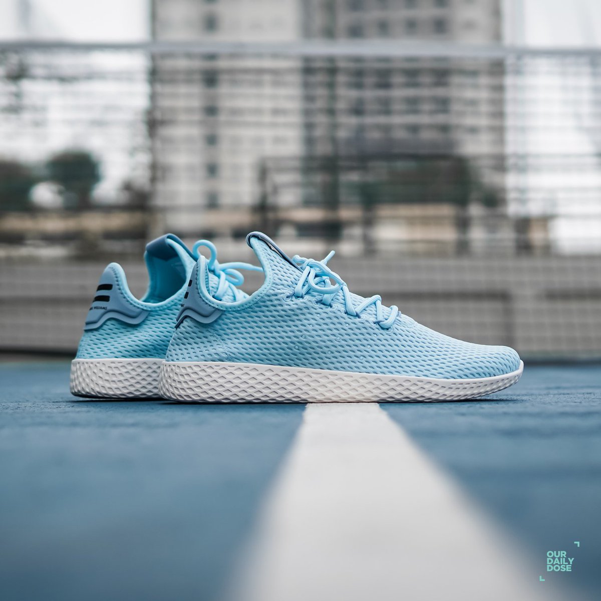 ourdailydoseid's tweet photo. Adidas Pharrell Tennis HU - Blue/Blue is now available at ODD stores
.
Size UK 3.5-10
IDR 1,499,000
.
#AdidasIndonesia #ourdailydoseid https://t.co/wyj3Ouug0K