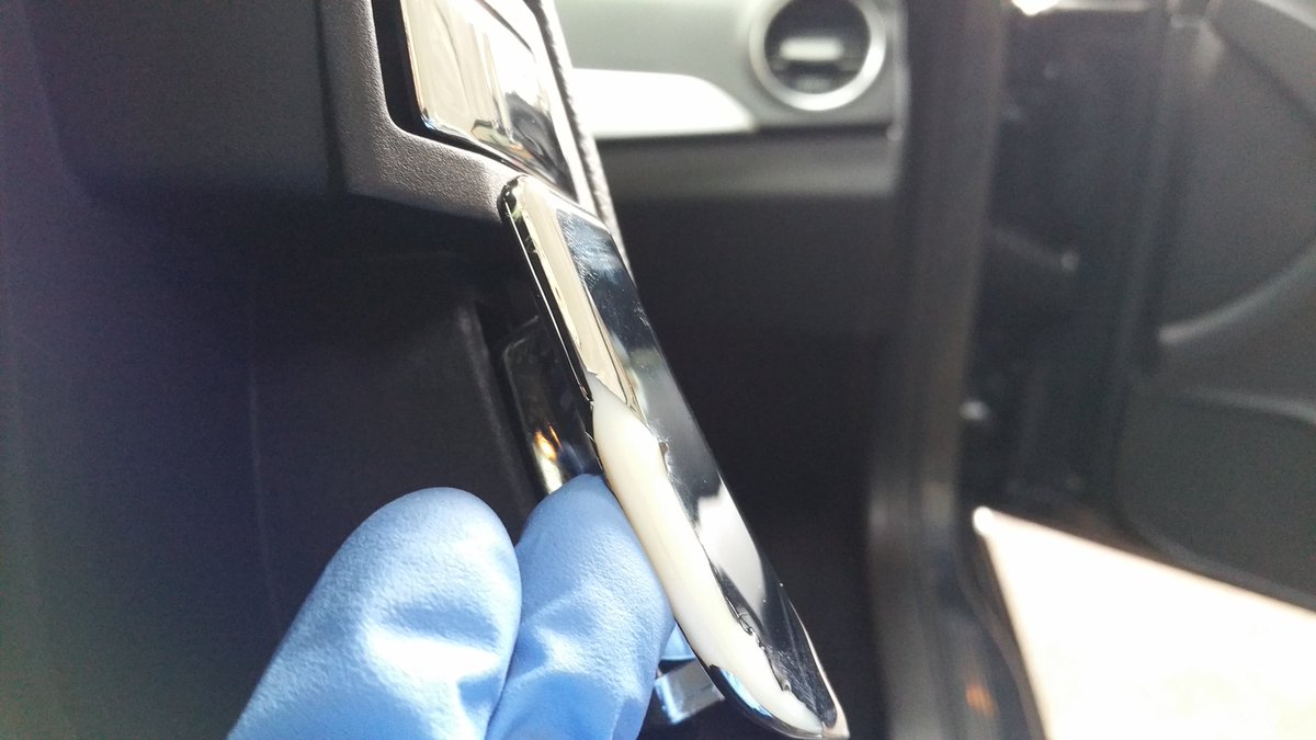 Franchement les faux chromes chez Mercedes dans une voiture vendue près de 50000 euros ca ne le fait pas.