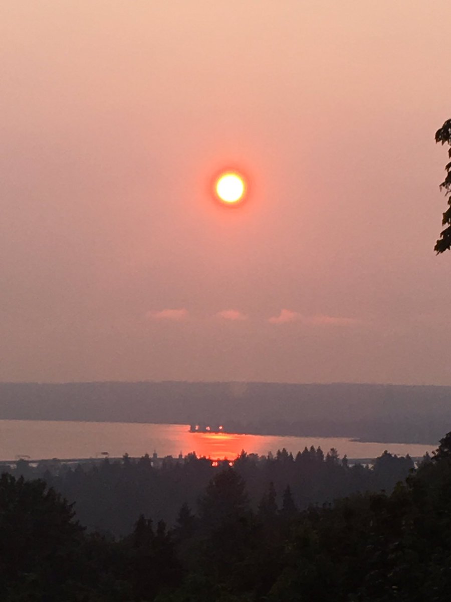 Dan Lear (@danlear78) on Twitter photo Sunrise over greater #seattle #seattlesmoke Sunrise over greater #seattle #seattlesmoke