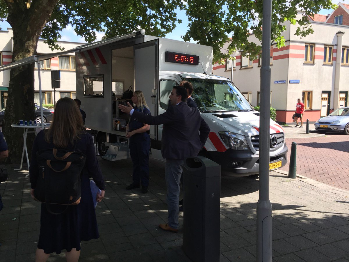 AntonvdCraats's tweet photo. De mobiele toezichtpost van @stadsbeheer010 (@ Buurthuis Irene w/ @serpilturkoz) https://t.co/4joNA2LskA https://t.co/qNTmwEE47X