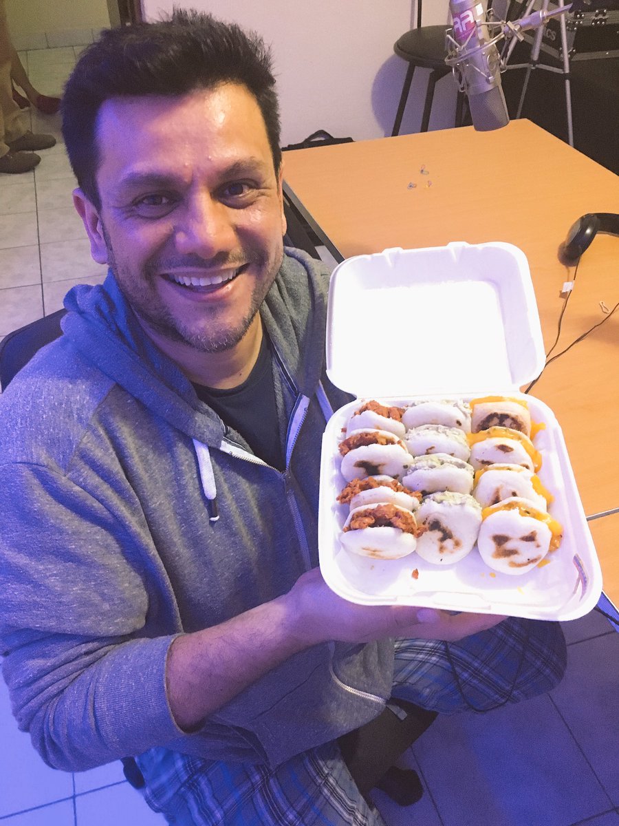 GuateFly's tweet photo. Gracias @Ronald_MacKay por acompañarnos anoche en #Guateflyradio vía @TerabyteRadio. La pasamos súper, y buenas las arepas! https://t.co/6S2yWnRPXs