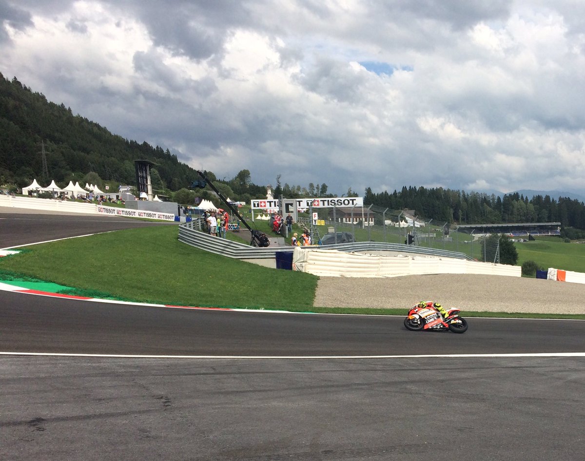 ForwardFan's tweet photo. #AustrianGP: #ForwardRiders on track for FP2!!!! #Gaaasss https://t.co/Upi6AZxJHS