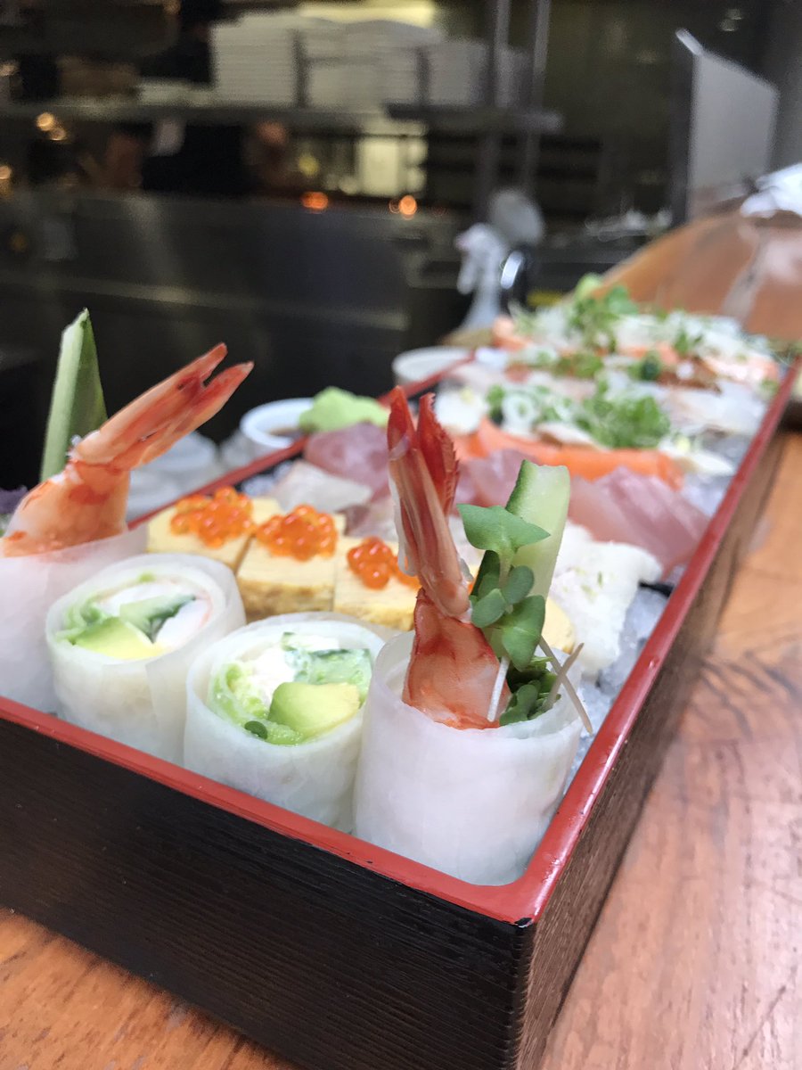 sticksnsushi_UK's tweet photo. Sushi &amp; sashimi in perfect harmony. https://t.co/8xFtnosHN9