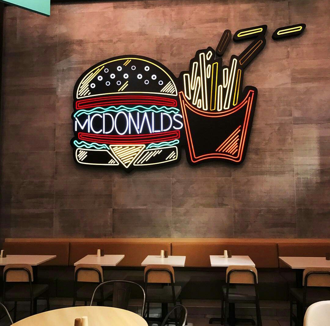 http_Arizona_'s tweet image. Quando vc esta com fome ele resolve seu problemas 🍔🍟