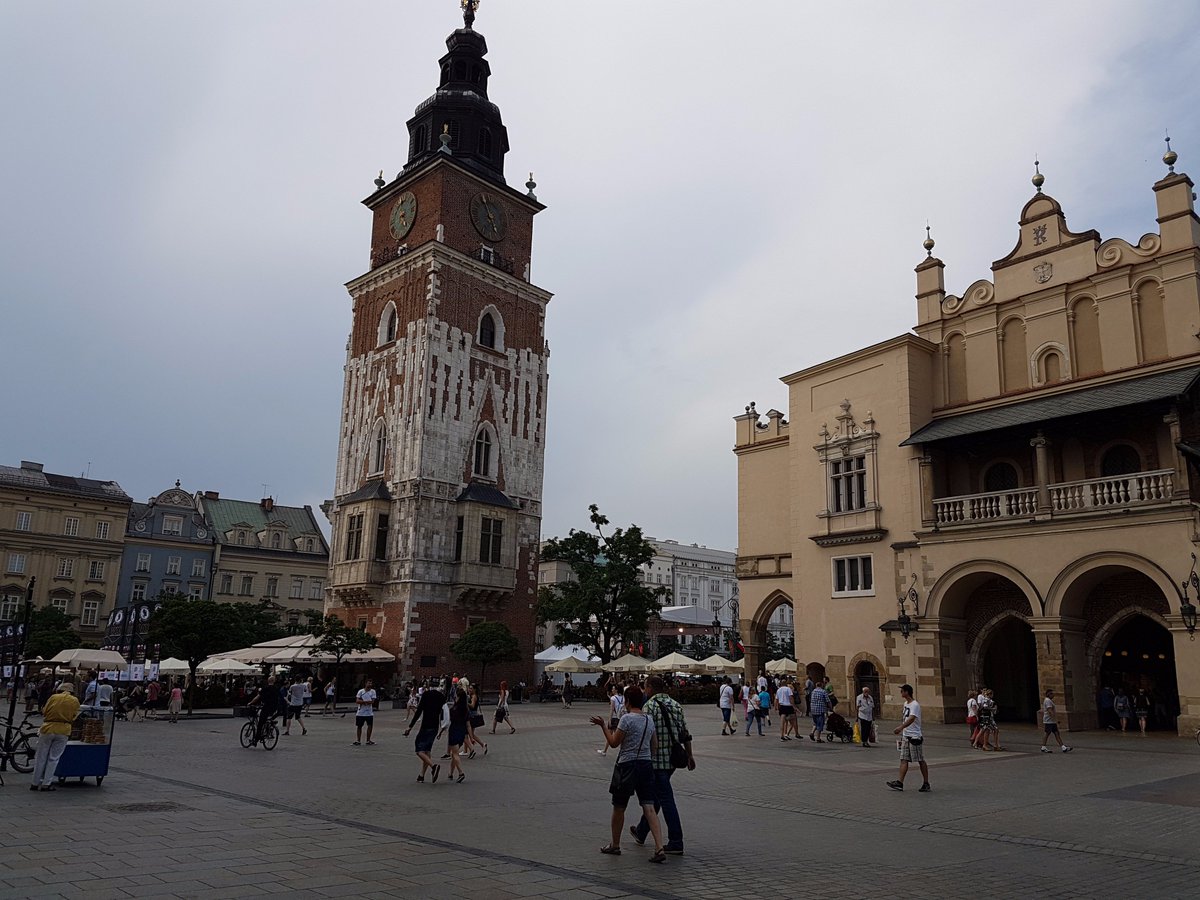 #MOVE around the world! <a href="/marijnklouwen/">Marijn Klouwen</a> op locatiebezoek in #Krakau voor Global Data Conference voor Heineken #internatonalproject <a href="/MOVE_XM/">MOVE</a>