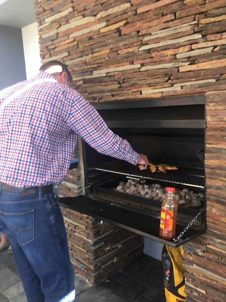 ngageeveryone's tweet photo. Thank-you to the awesome team from @CrownB2BPub for joining us for our first braai at the new office 🥂 https://t.co/Gur510Q5pr