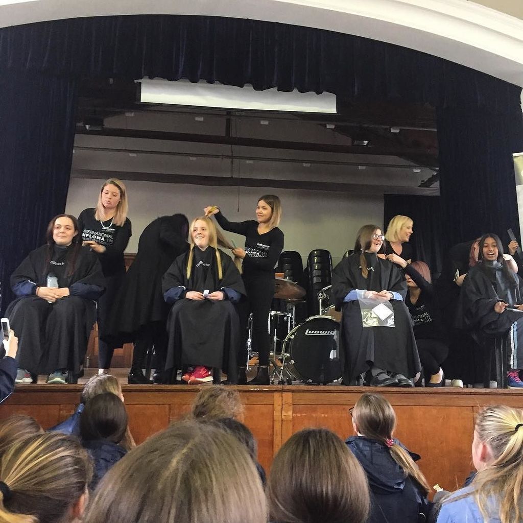 SFCSchool's tweet photo. Girls donating their hair for cancer!! Such a great cause and amazing support ❤️ https://t.co/YMsfu8mZ47