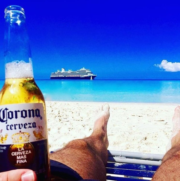 cruiseflight's tweet photo. This view just screams #TGIF !  Where is your #weekendwanderlust ?! #avgeek #cruiser #FridayFeeling https://t.co/oLd3IqZpwS