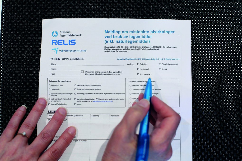RELISnytt's tweet photo. Meld bivirkninger! Gode meldinger kan bidra til økt kunnskap og gi hint om hva som bør undersøkes nærmere: https://t.co/9wypaIAdDG https://t.co/Cig8aeVl5U