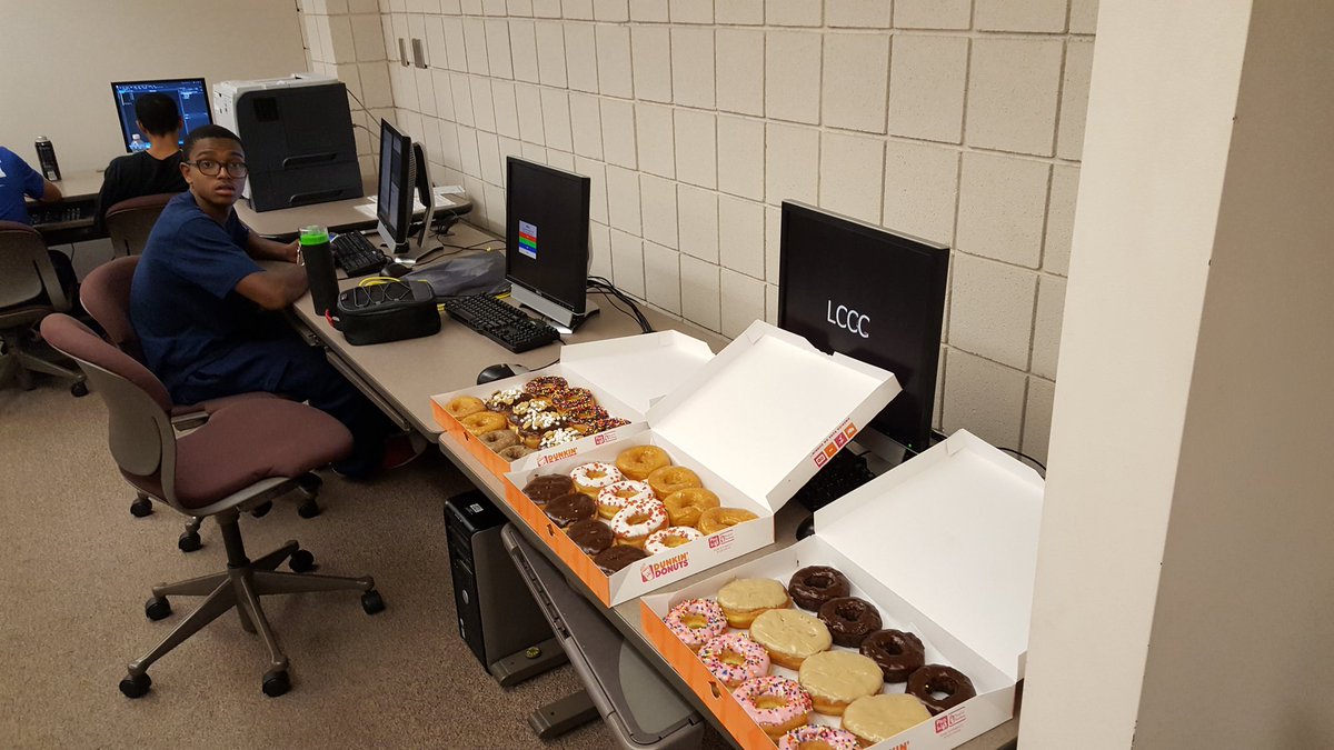 MrLandisMath's tweet image. Friday donut day with @techcorps_org at @LCCCLorain  #CodewithTC