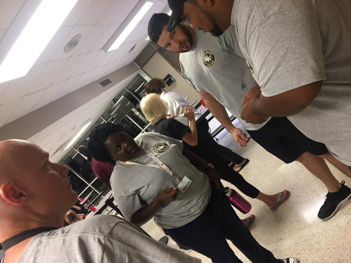 RobledoAngelina's tweet photo. Support services going for the win. @SpringWoodsHigh #SWHSGoldStandard https://t.co/OEGtD3oiN8