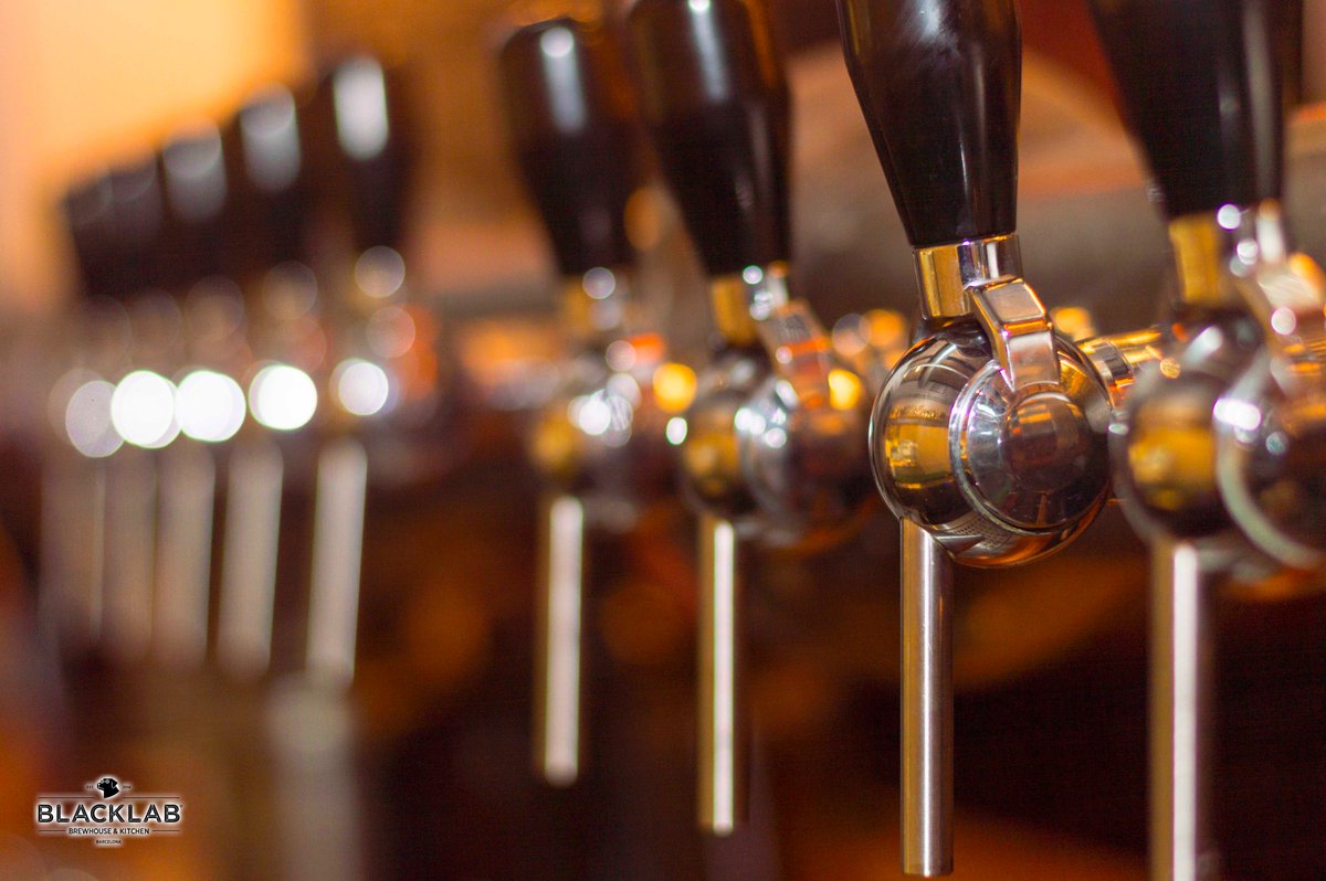 BlackLabBCN's tweet photo. Definition of variety: an endless view of taps... Could be the definition of heaven in other cases :)
#blacklabbcn #ontap #beerbcn https://t.co/d7pwLGLAG9