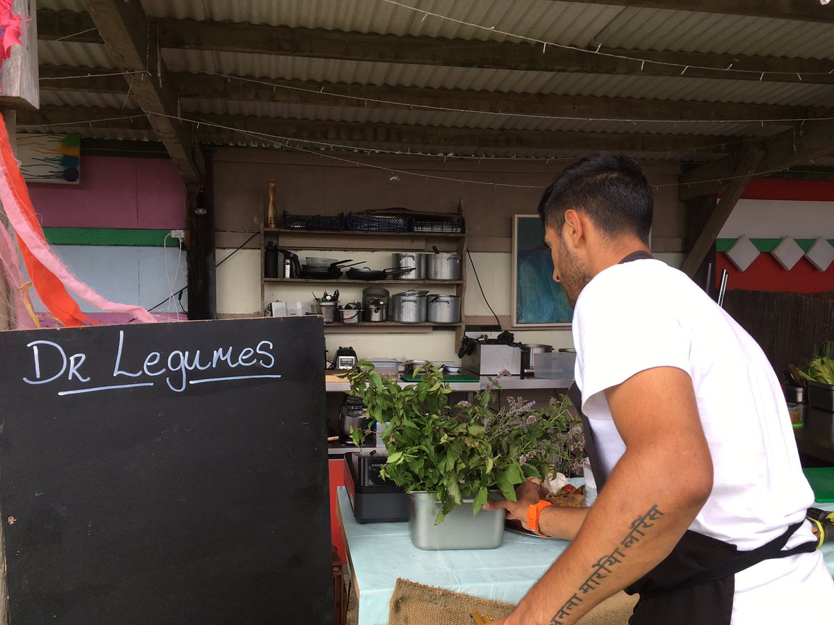 Pitch Project (@pitch_festival) on Twitter photo <a href="/DrLegumes/">Dr Legumes</a> setting up! Don't forget to book onto their workshop & bring cash for yummy food! 🌿💎 <a href="/DrLegumes/">Dr Legumes</a> setting up! Don't forget to book onto their workshop & bring cash for yummy food! 🌿💎