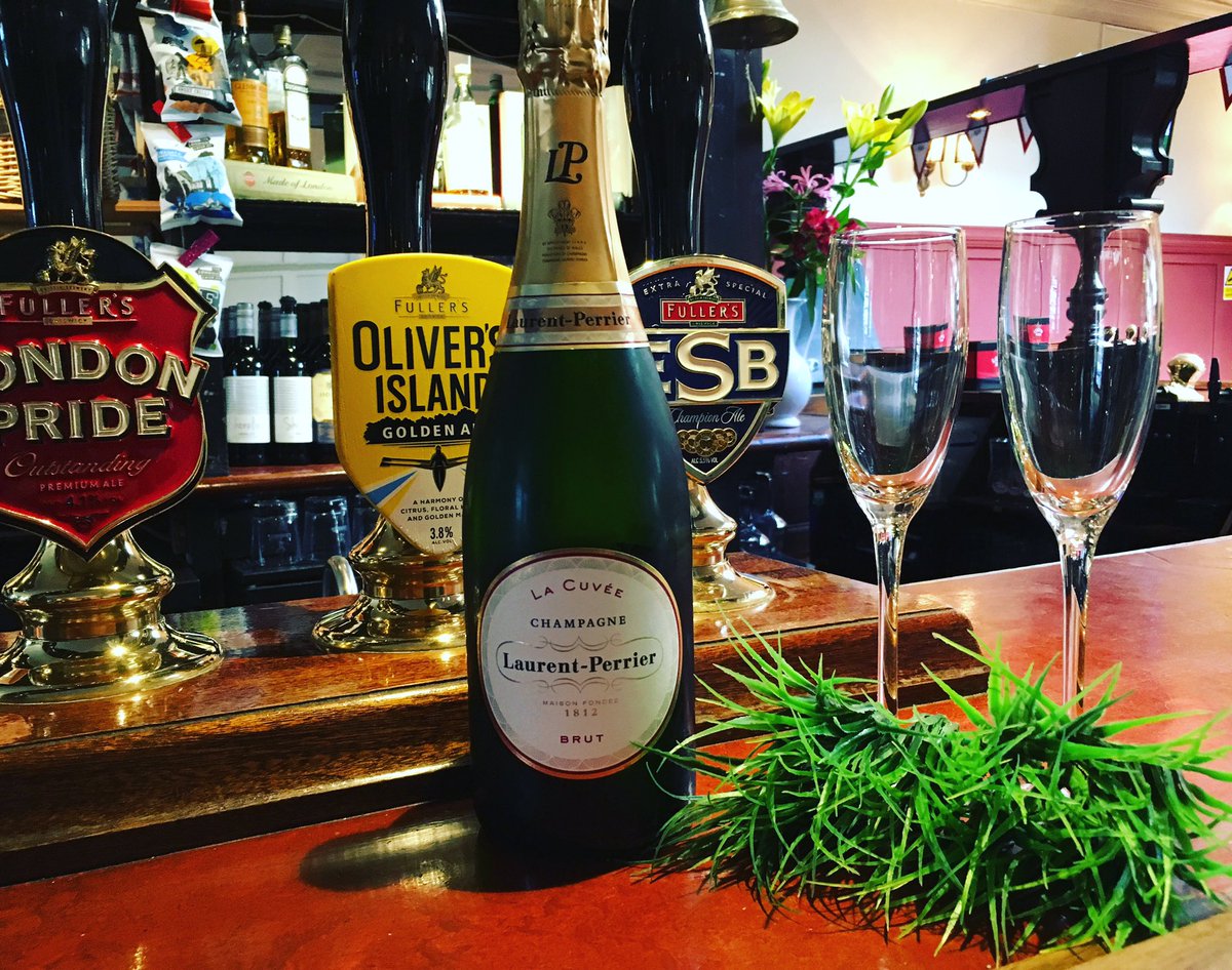 TheSALW6's tweet photo. The Premier League kicks off tonight, 7:45pm Arsenal v Leicester. Come down &amp; join in the celebrations! @Fullers #PremierLeague https://t.co/kXSrVOO3WO