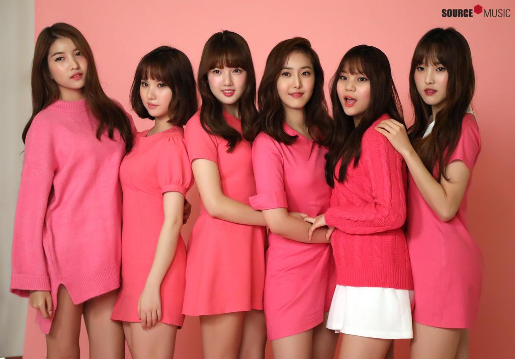 DPhantomfiend's tweet photo. [NAVER] #Gfriend wins #1 at Music Bank! #LoveWhisper3rdWin #여자친구 #GFRIEND34thWin #여자친구 #귀를기울이면 ^^ 🎉🎉🎉🎉
source: https://t.co/eeD2v4BNlg https://t.co/cXlicAx8eO